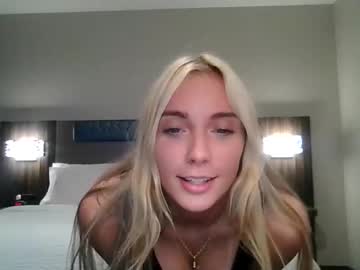 elliebellyy
