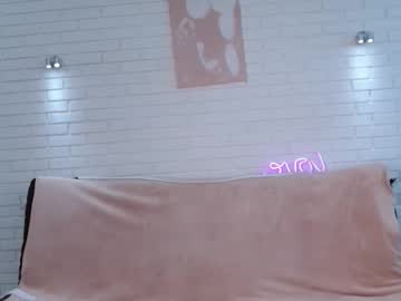 hello kitty shy