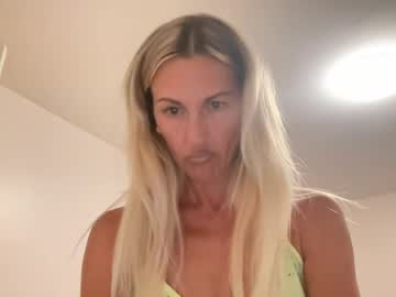 hotmommy cums